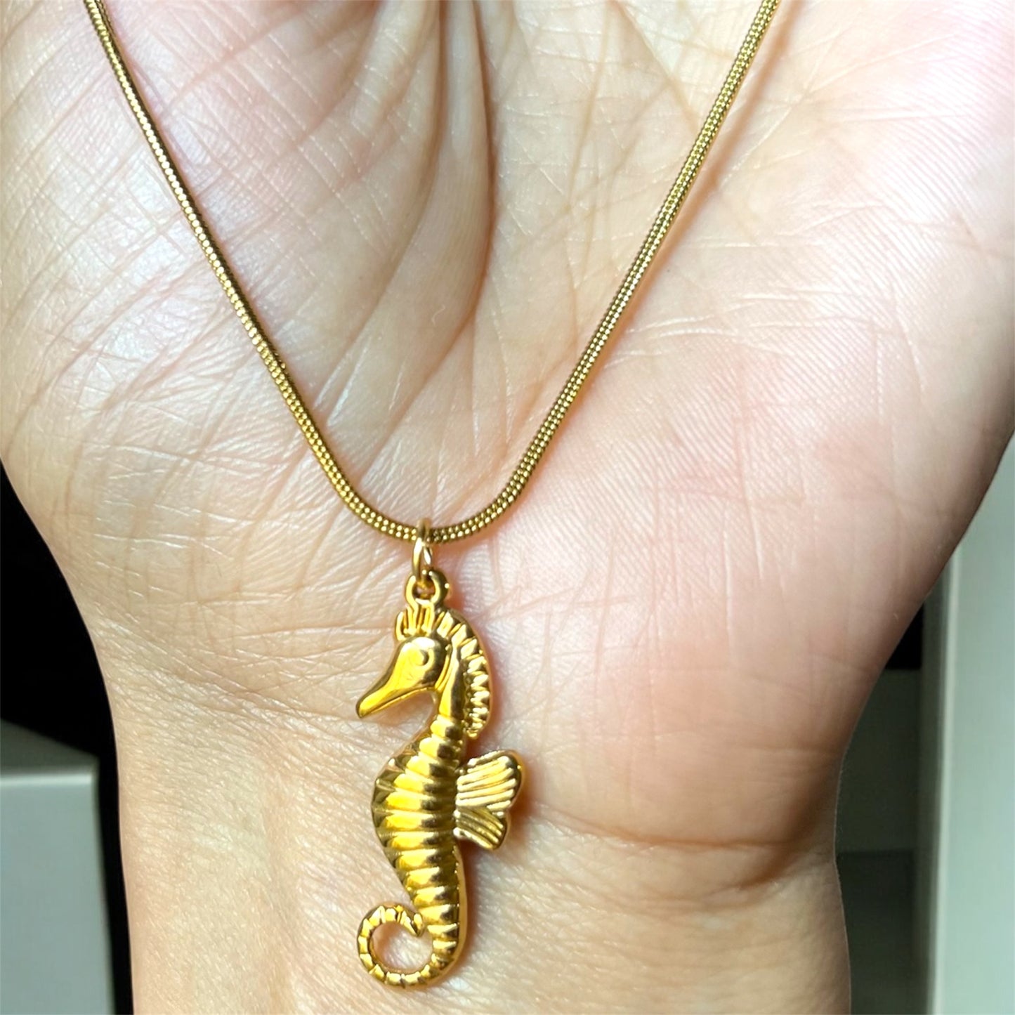 CABALLITO DE MAR NECKLACE