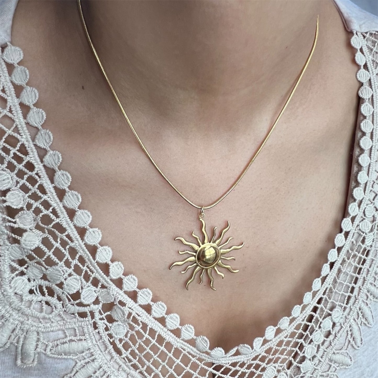 SOLEA NECKLACE