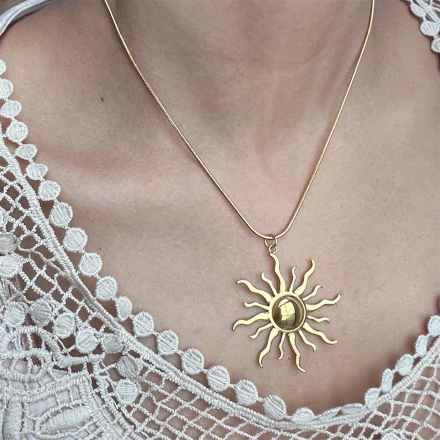 SOLEA NECKLACE