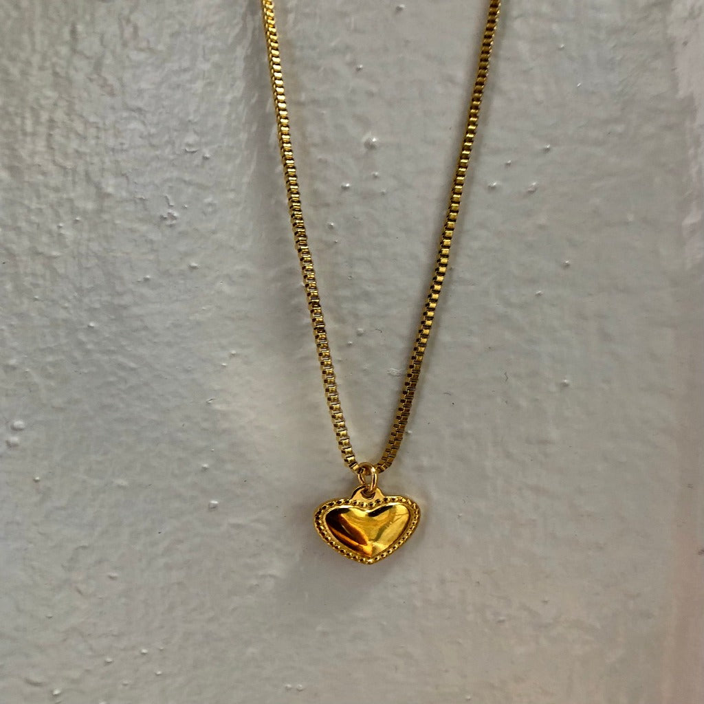 HEART NECKLACE