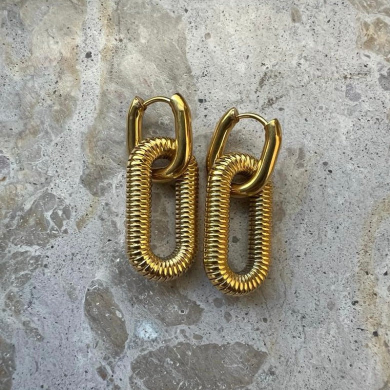 CHLOE EARRING