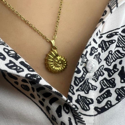 CARACOL NECKLACE