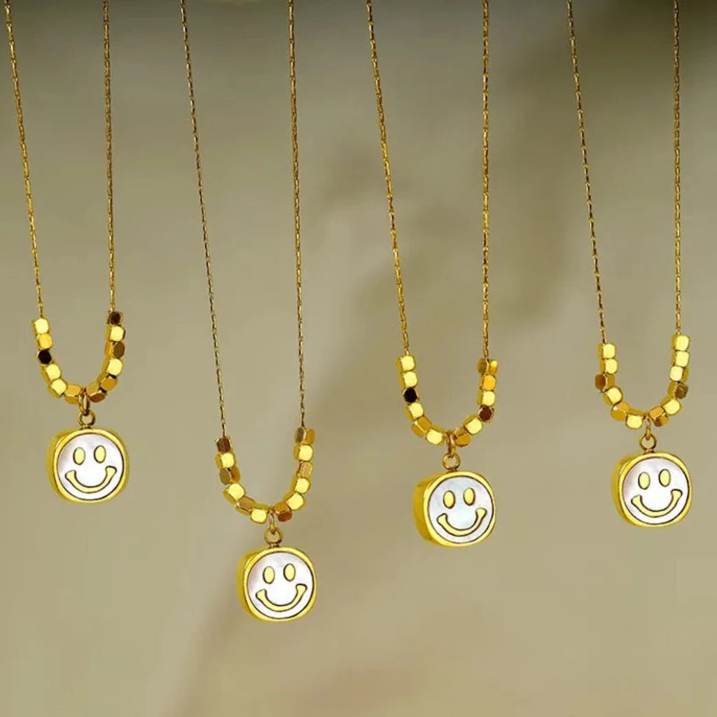 HAPPY FACE NECKLACE